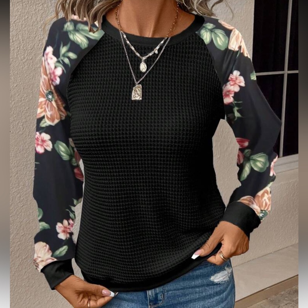New  long sleeve floral print sleeve top - Picture 2 of 8